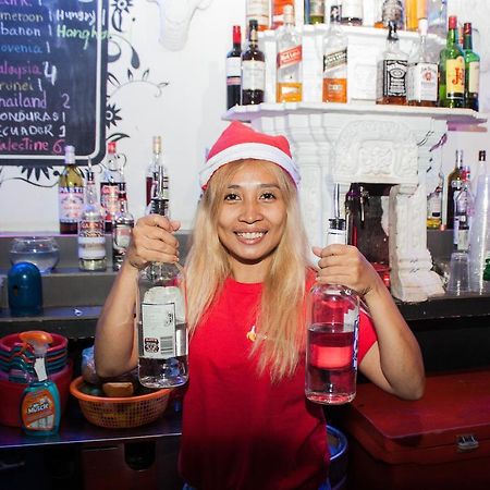 Top Banana Guesthouse & Rooftop Bar Phnom Penh Exteriör bild