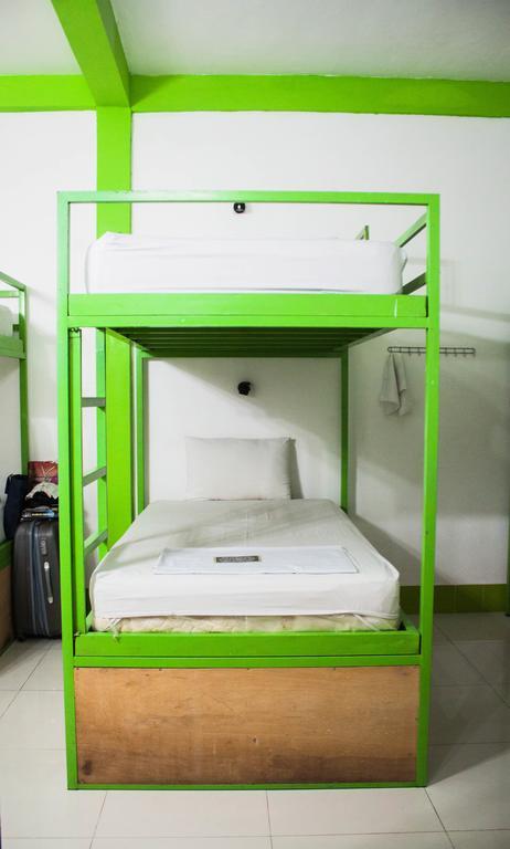Top Banana Guesthouse & Rooftop Bar Phnom Penh Exteriör bild