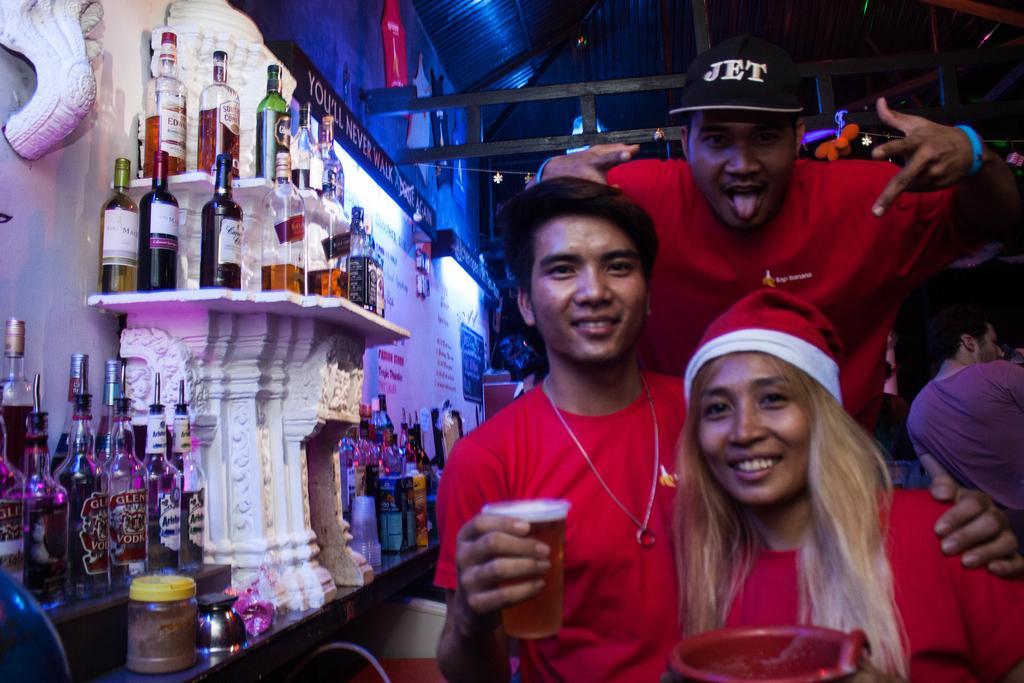 Top Banana Guesthouse & Rooftop Bar Phnom Penh Exteriör bild