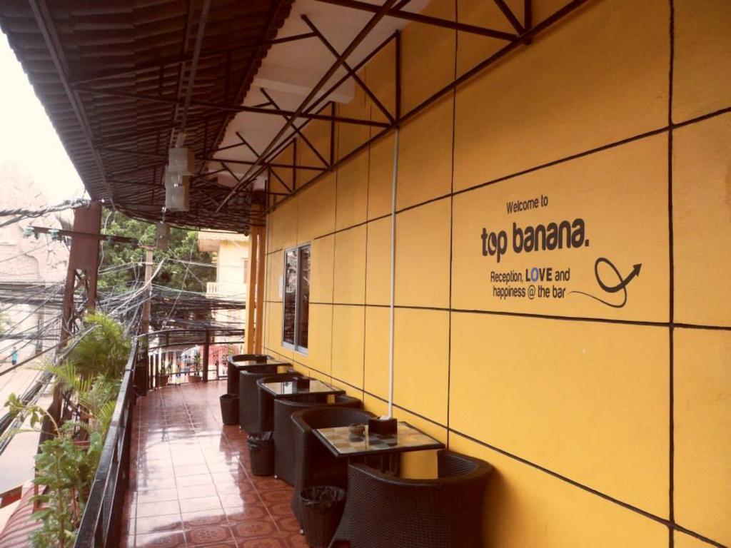 Top Banana Guesthouse & Rooftop Bar Phnom Penh Exteriör bild